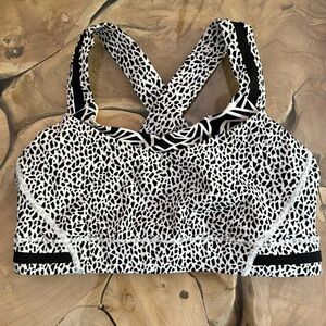 Lululemon black and white sports bra